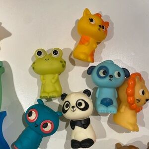 3 for $10 - Land of B Toys Pinky Pals Finger Puppets Bathtime (6)
